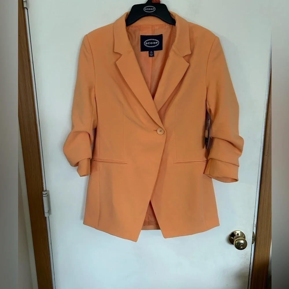 NWT scoops crunch, sleeve button blazer size XS 0/2